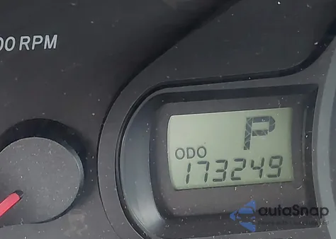 2013 Toyota Sienna Le z USA, uszkodzony, nr VIN 5TDKK3DC5DS360599